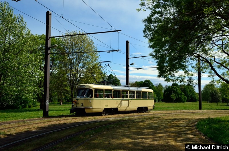 Bild: Wagen 1001 ruht sich in der Wendeschleife Herrenkrug ein wenig aus, bevor es wieder zur Hartstr. geht.