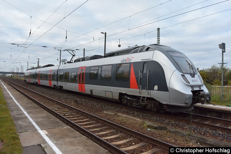 Bild: 9442 611 beim Fahrgastwechsel in Bahnhof Erfurt Ost.