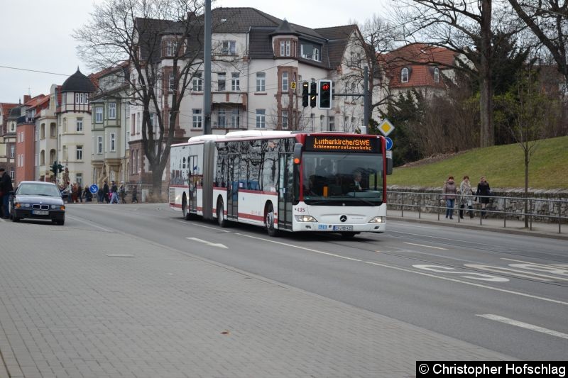 Bild: Wagen 435 als SEV in Richtung Lutherkirche im Bereich Schillerstraße.