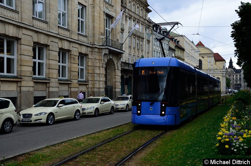 Bild: 2316 als Linie 19 zwischen den Haltestellen Lenbachplatz und Theatiner Str.