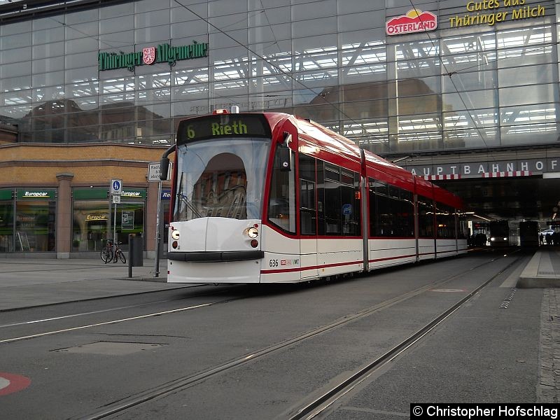 Bild: TW 636 auf der Linie 6 am Hauptbahnhof.