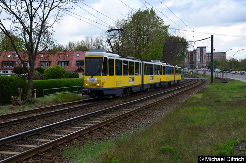 6006 + 6170 als Linie M6 zwischen den Haltestellen Landsberger Allee/Rhinstr. und Dingelstädter Str.
Letzter Einsatztag der KT4D in Berlin.
