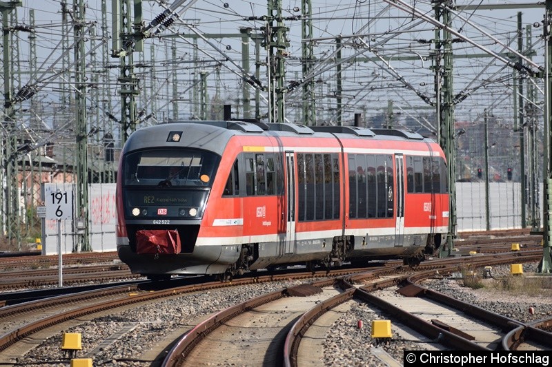 Bild: 642 522 als RE2 bei der Einfahrt in Erfurt Hauptbahnhof