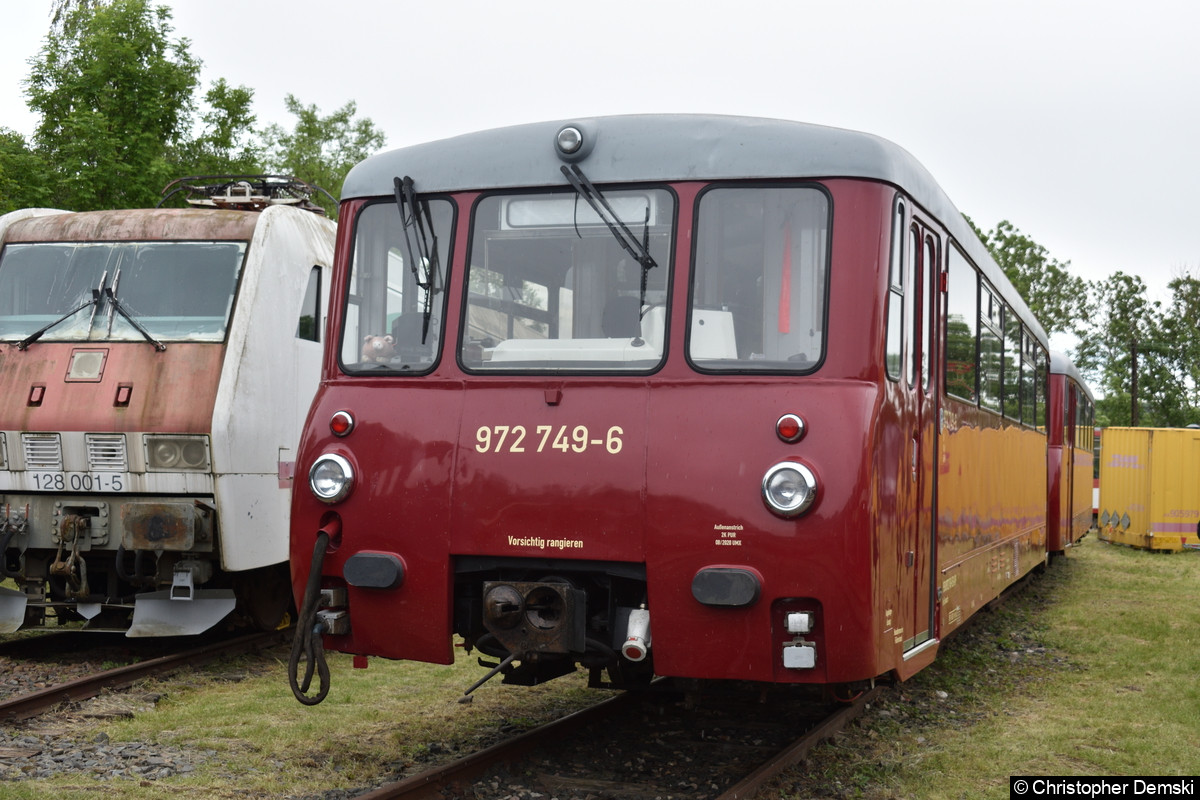 Bild: 972 749-6+972 xxx-x auf dem Gelände des Eisenbahnmuseums Weimar.