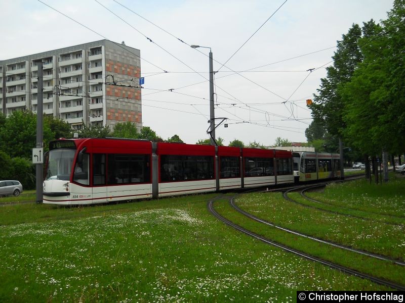 Bild: TW 654+708 am Gleisdreieck Warschauer Straße.