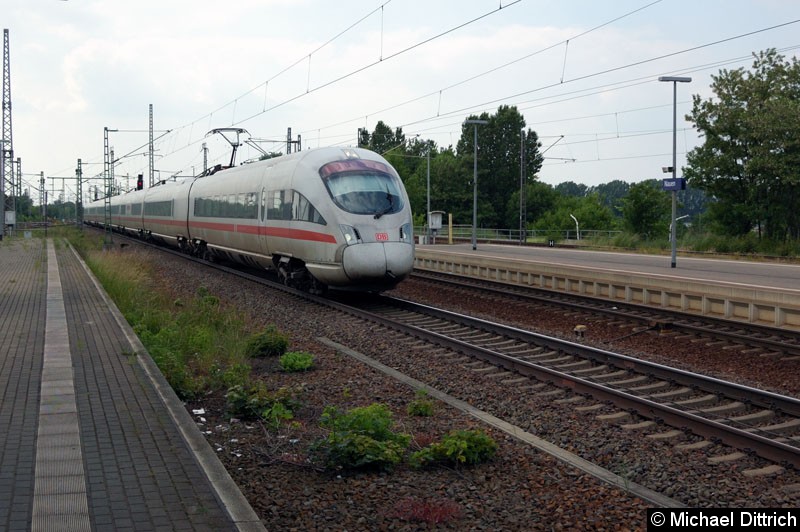 Bild: 411 051 auf dem Weg in Richtung Berlin bei der Durchfahrt in Nauen.