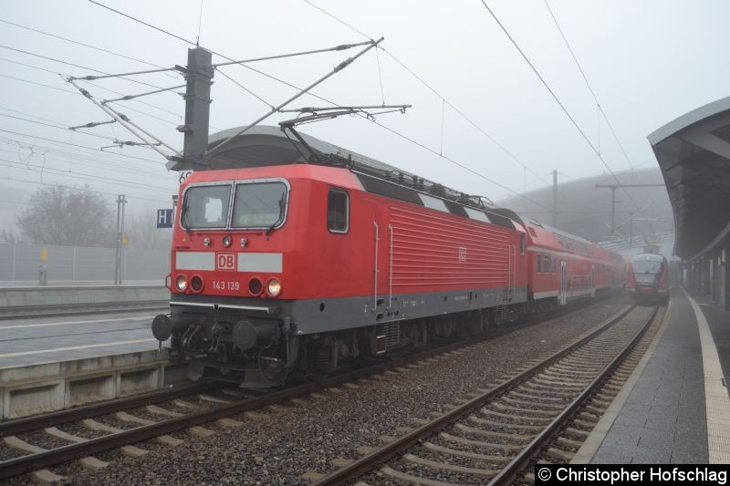 Bild: 143 139 als RB nach Sangerhausen in Erfurt Hauptbahnhof.