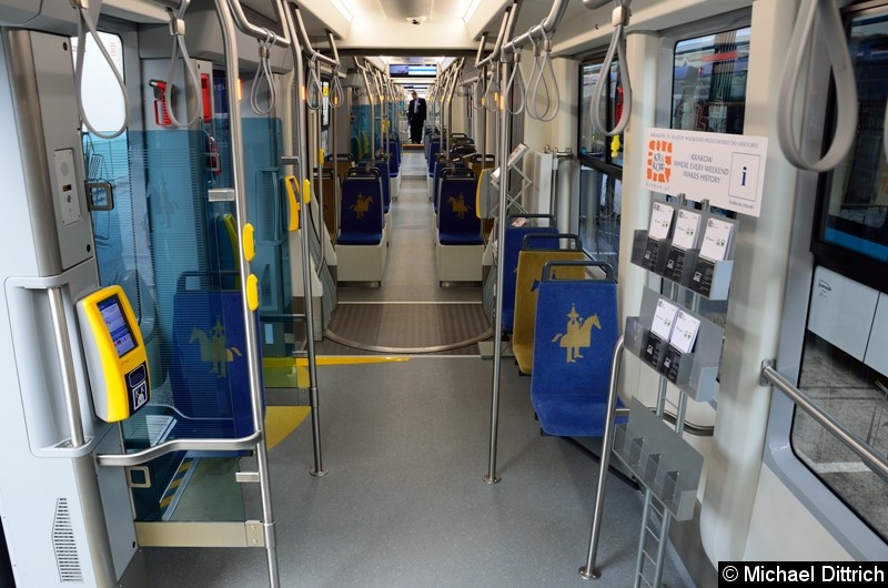 Bild: Blick durch den Fahrgastraum des Fahrzeuges.