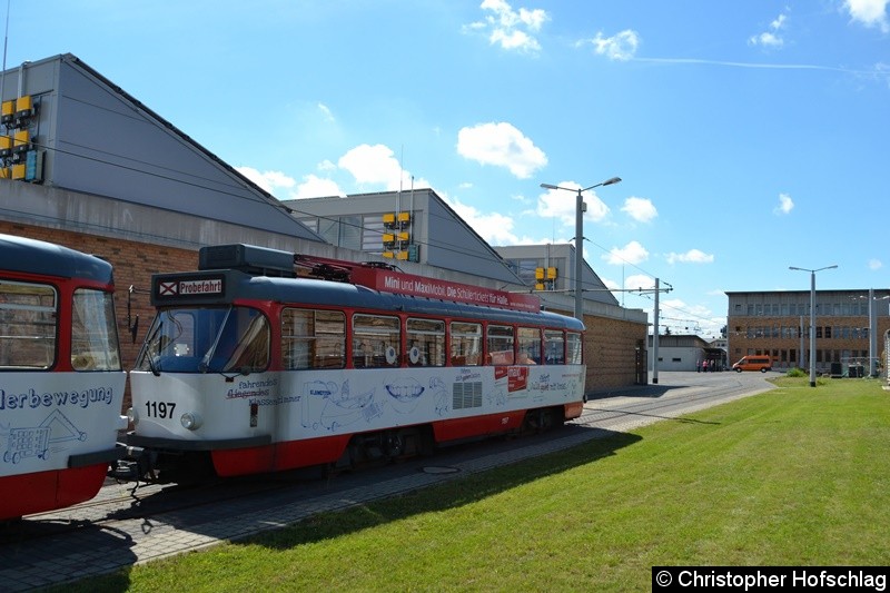 Bild: TW 1197 Abgestellt auf den Freifläche des BHF. Freiimfelder Straße.