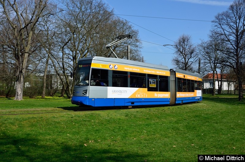 Bild: 1347 als Linie 2 in der Wendeschleife Naunhofer Str.