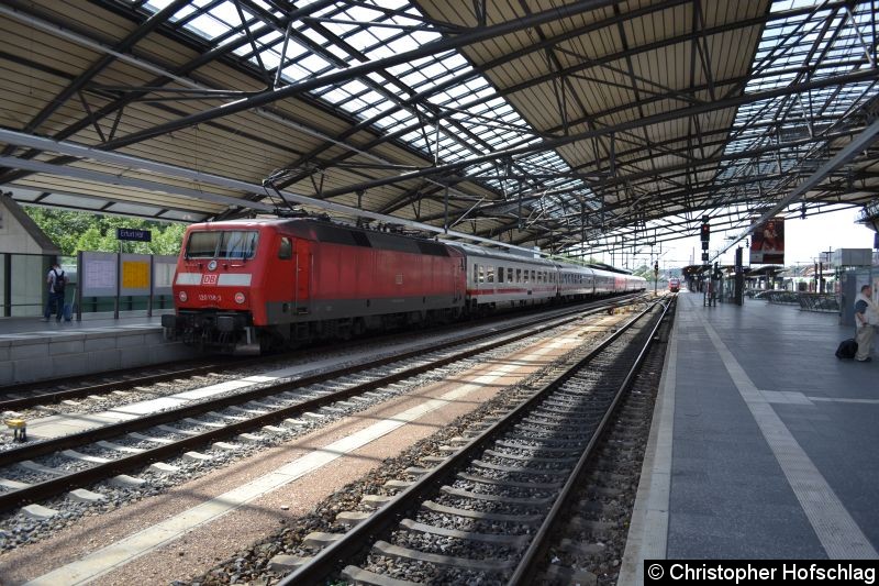 Bild: Bei der Ausfahrt in Erfurt Hauptbahnhof .