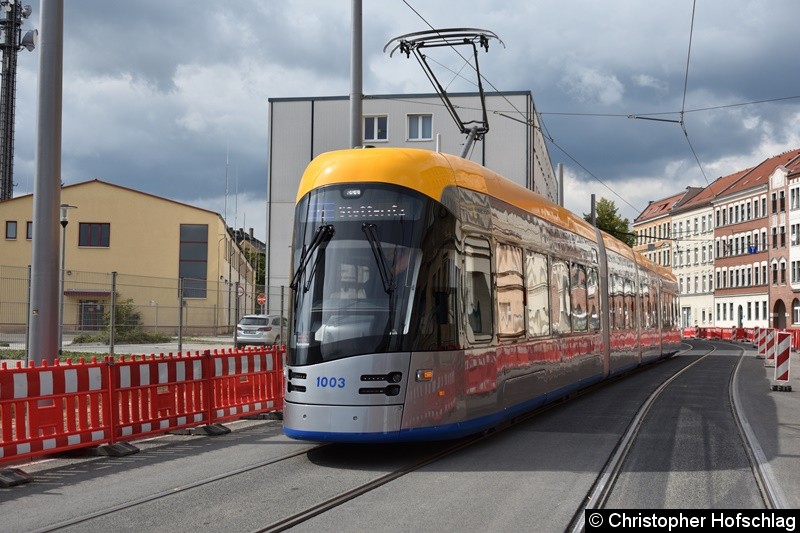 Bild: TW 1003 als Linie 4 an der Endstelle Stötteritz.