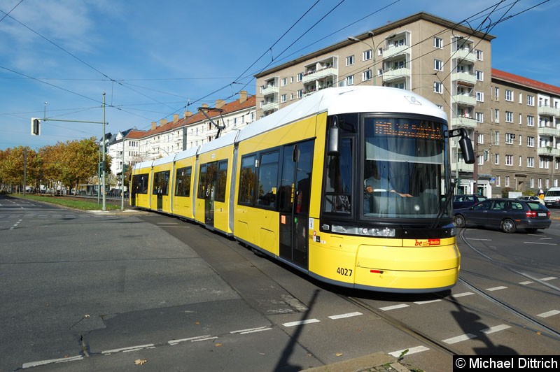 Bild: 4027 als Linie M10 an der Kreuzung Kniprodestr./Danziger Str.