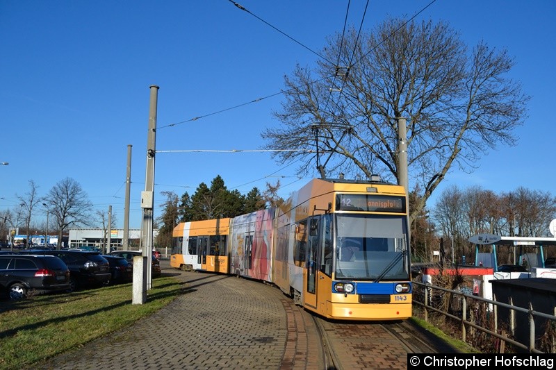 Bild: TW 1143 als Linie 12 an der Endstelle Gohlis Nord.