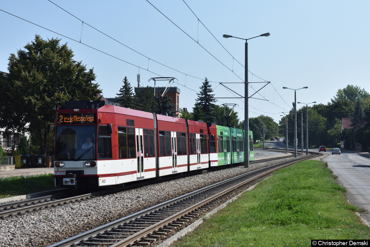 Bild: TW 602+604 als Linie 2 auf der Kranichfelder Straße.