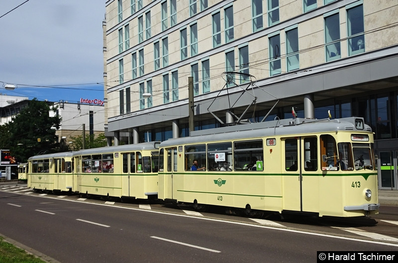 Im Rahmen eines Korsos fuhr der historische Gotha-Zug bestehend aus Triebwagen 413 und den Beiwagen 519 und 509. Hier zwischen den Haltestellen Hauptbahnhof und City-Carré. Der zweite Beiwagen (509) wurde später abgehängt.