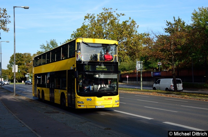 Bild: 3148 als Linie 137 auf dem Altstädter Ring in Richtung Rathaus Spandau.