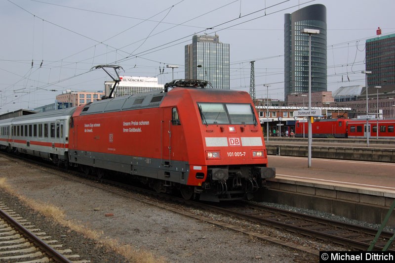 Bild: 101 005 mit einem IC in Dortmund Hbf.