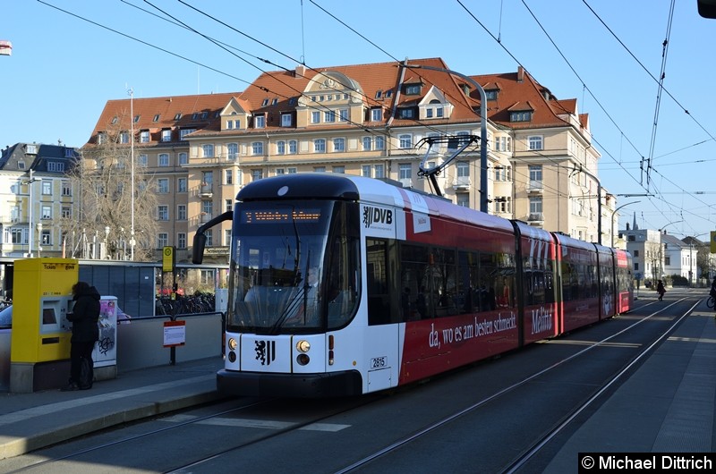 Bild: 2815 als Linie 3 an der Haltestelle Bahnhof Neustadt.