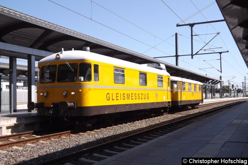 Bild: An der Spitze des Gleismesszuges befindet sich der 726 003. Gebaut wurde dieser Wagen im Jahre 1974.