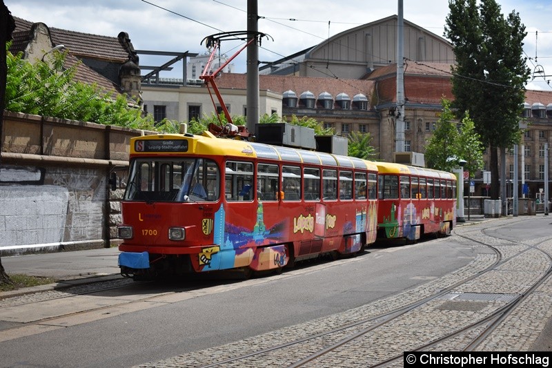 Bild: TW 1700+700 als Stadtrundfahrt an der Westseite des Hauptbahnhof