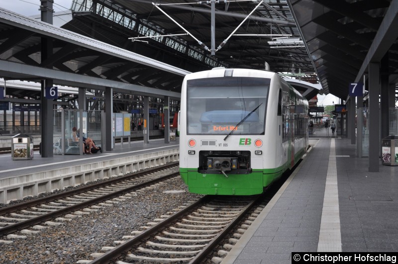 Bild: Als RB nach Saalfeld(Saale) wartet auf seine Abfahrt in Erfurt Hauptbahnhof.