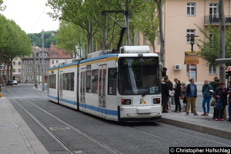 Bild: TW 632 als Linie 3 nach Jena-Ost an der Haltestelle Löbdergraben.