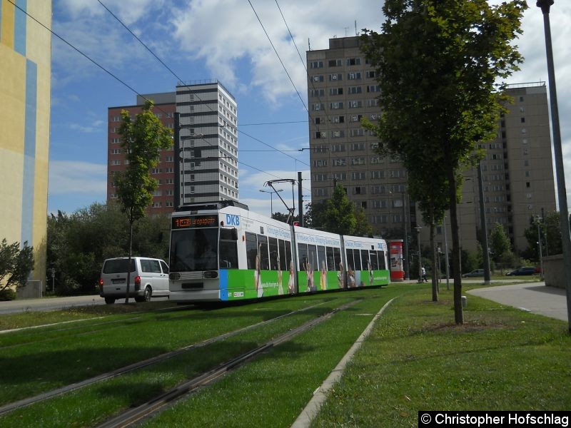 Bild: TW 611 in Rieth auf dem Weg zur Haltestelle Vilniuser Straße.