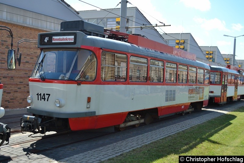 Bild: TW 1147 Abgestellt auf den Freifläche des BHF.Freiimfelder Straße .