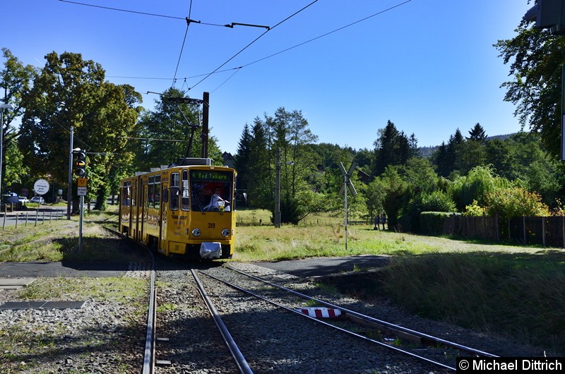 319 erreicht in Kürze Bad Tabarz.