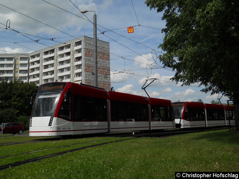 Bild: Auf der Linie 6 in der Warschauer Straße.