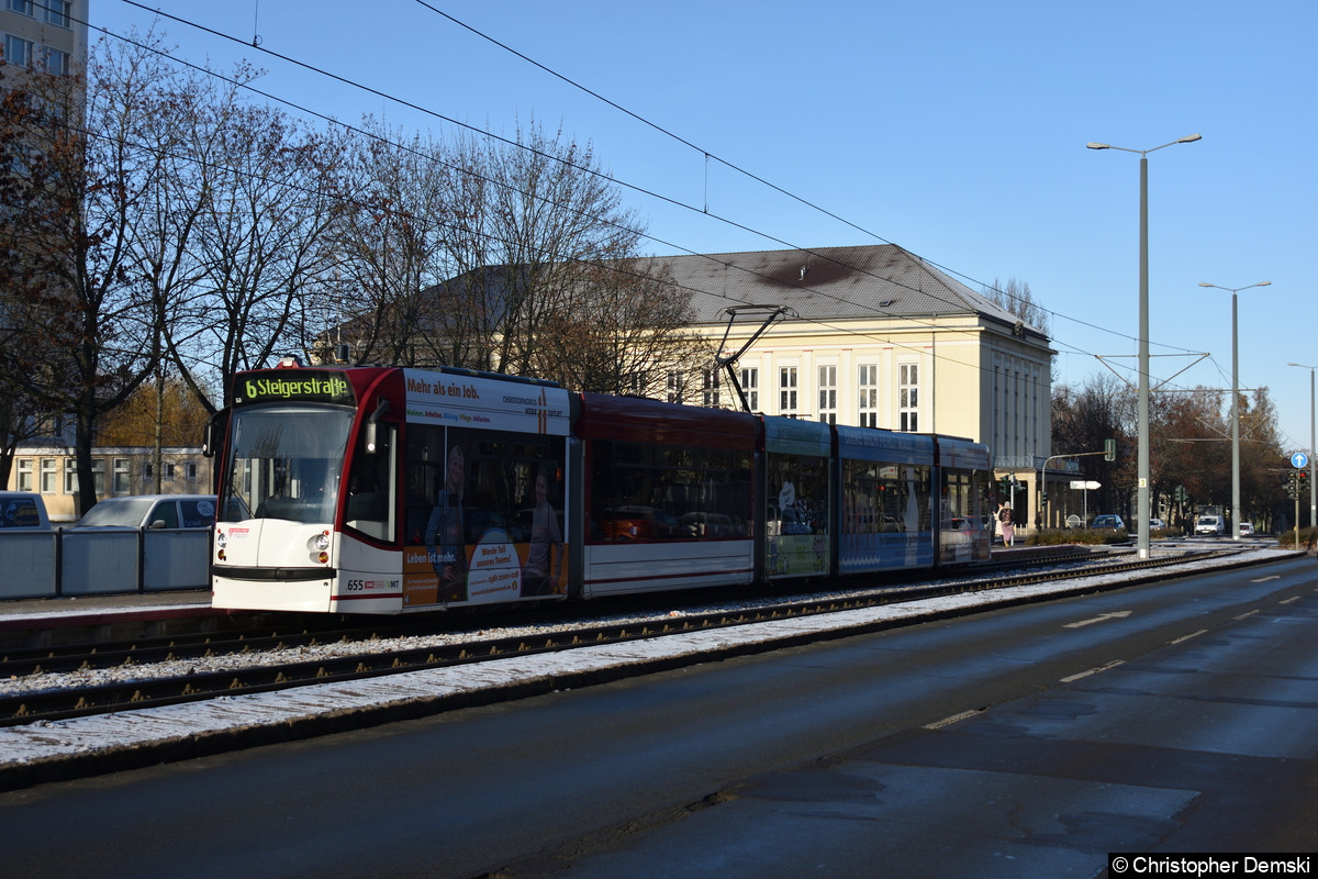 Bild: TW 655 als Linie 6 in Richtung Steigerstraße an der Haltestelle Universität