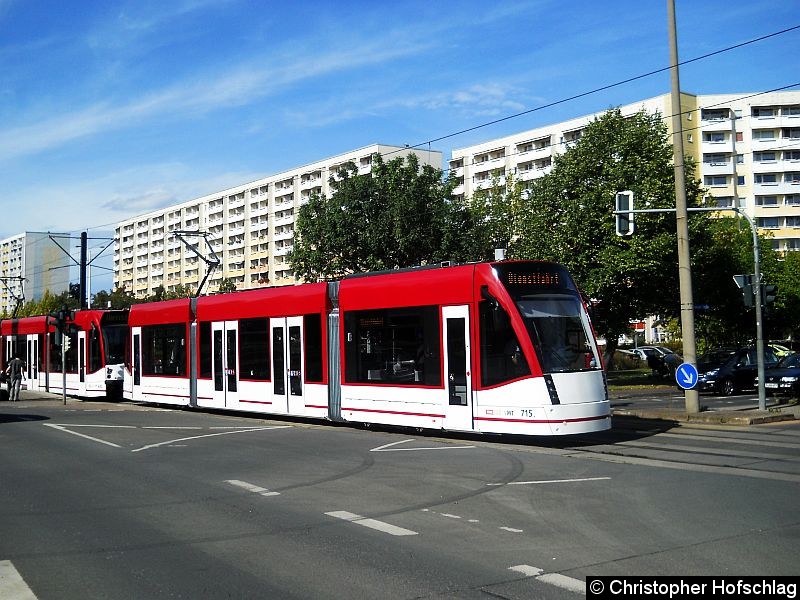 Bild: Tw 715+640 als Dienstfahrt am Thüringen-Park.