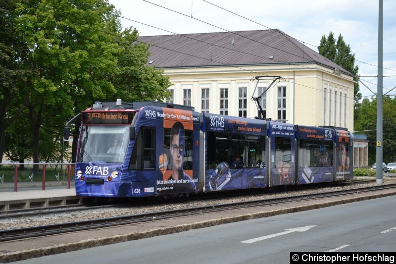 Bild: TW 626 als Linie 3 an der Haltestelle Universität