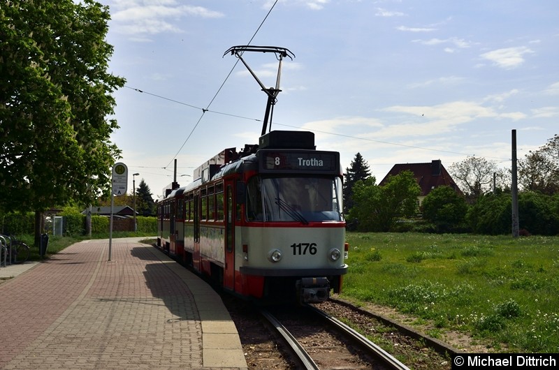 Sonderfahrt mit 1176 + 204: In der Abfahrtshaltestelle.