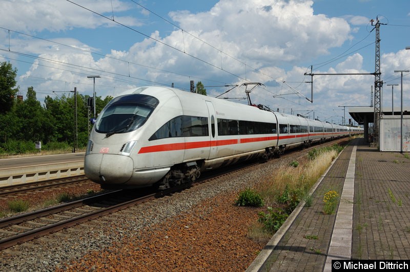 Bild: 411 084 bei der Durchfahrt in Nauen.