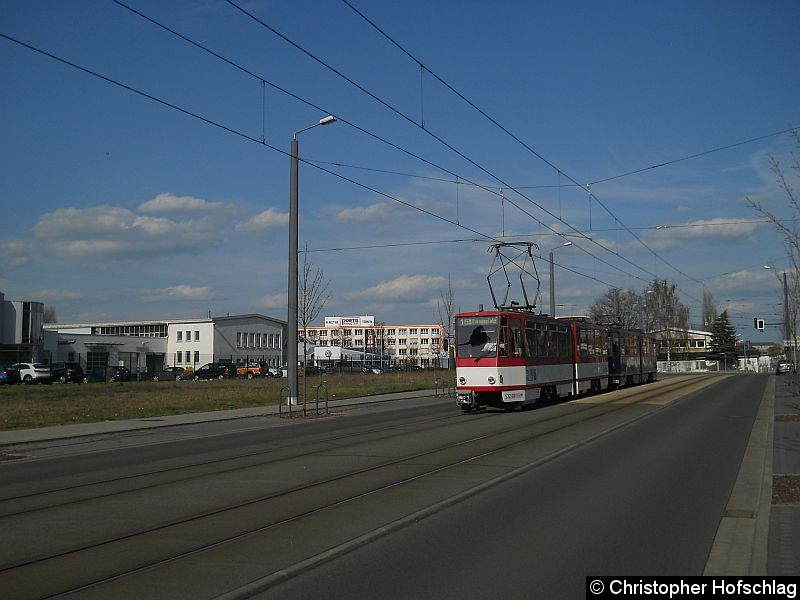 Bild: TW 522+435 auf der Linie 1 in der Mittelhäuser Straße.