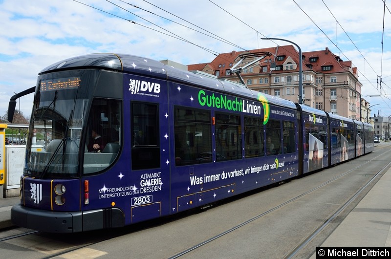 Bild: 2803 als Linie 11 an der Haltestelle Bahnhof Neustadt.