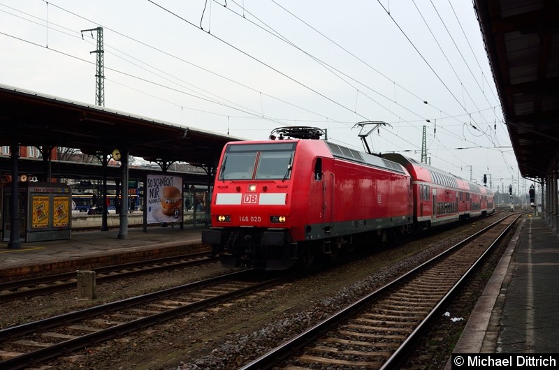 Bild: 146 020 durchfährt den Bahnhof Stendal als Leerzug.