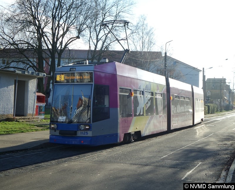 Bild: TW 1125 als Linie 9 an der Endstelle Markkleeberg-West.