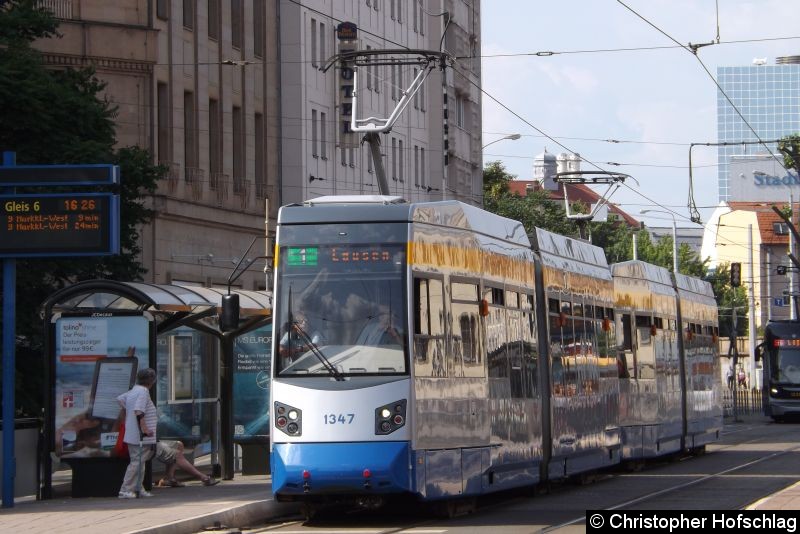 Tw 1347+1313 als Linie 1 an der Haltestelle Hauptbahnhof,Westseite wegen eine Demo. Bild: Tw 1347+1313 als Linie 1 an der Haltestelle Hauptbahnhof,Westseite wegen eine Demo.