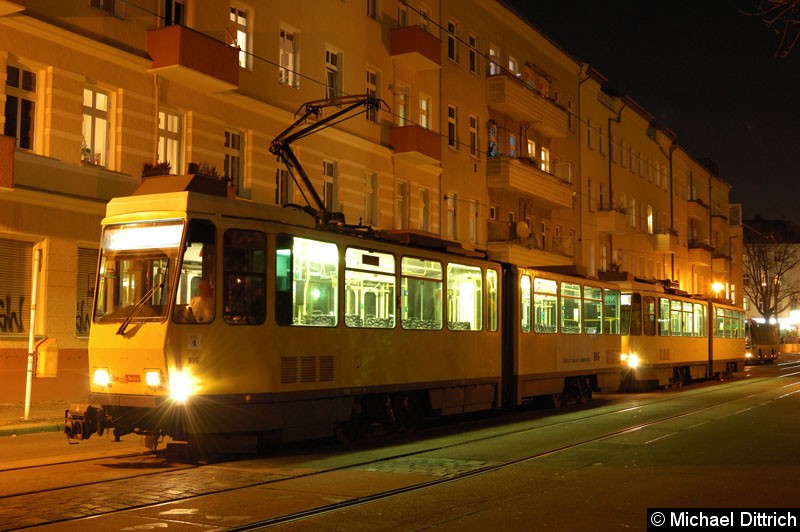 Bild: 6118+6013 als Linie M8 in der Gudrunstr.