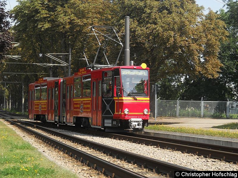 Bild: TW 512 als Stadtrundfahrt am Schützenplatz(Thüringenhalle)