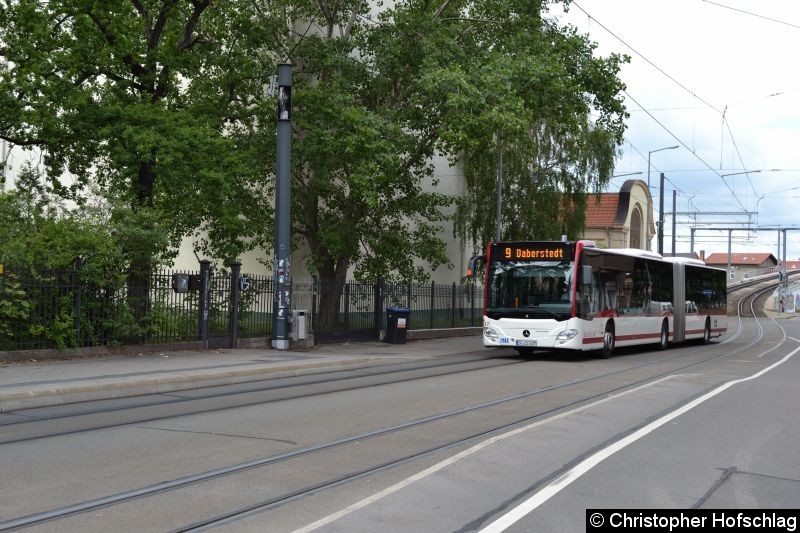 Bild: Wagen 437 als Linie 9 kurz vor der Haltestelle Salinenstraße.