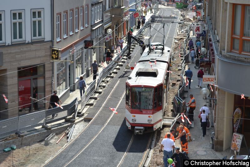 Bild: TW 405 steht in der Schlösserstraße und fährt rückwärts zurück zum Domplatz.