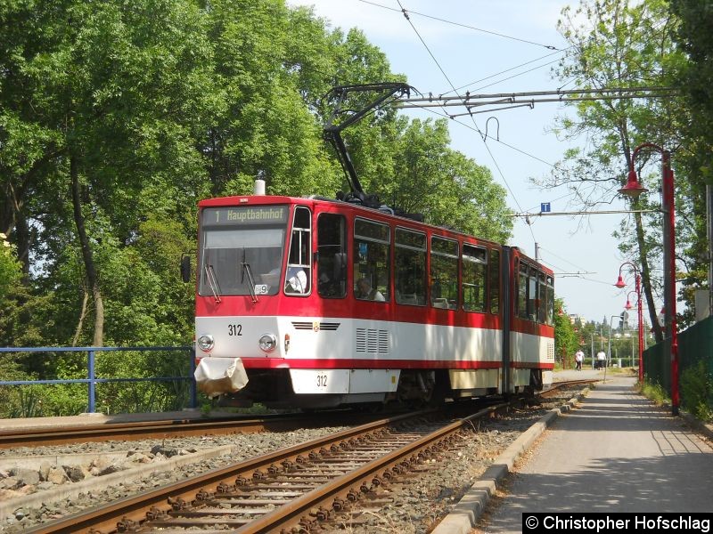 Bild: TW 312 auf dem Weg nach Sundhausen auf der Linie 1.