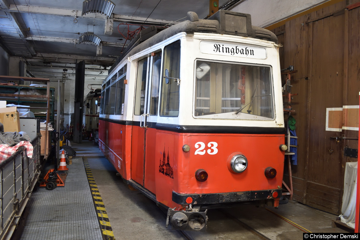 Tw 23 in der Wagenhalle im Straßenbahndepot.