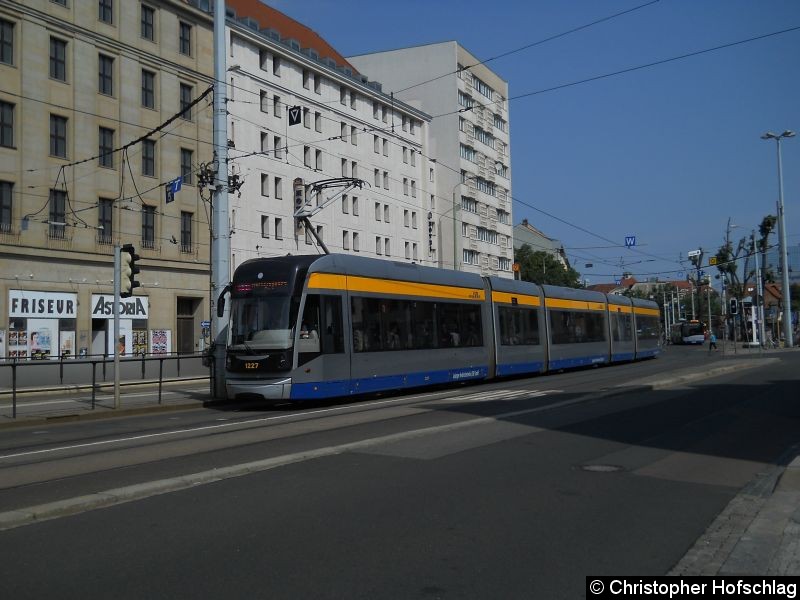 Bild: Tw 1227 als Linie 11 am Hauptbahnhof,Westseite.