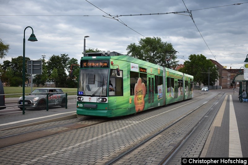 Bild: TW 635 als Linie 10 an der Haltestelle Berliner Brücke