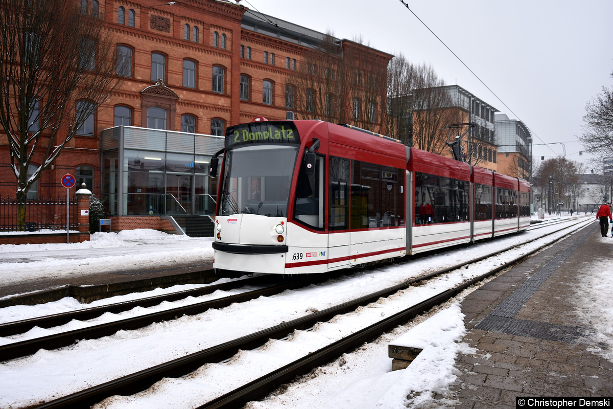 TW 639 als Linie 2 an der Haltestelle Gorkistraße.